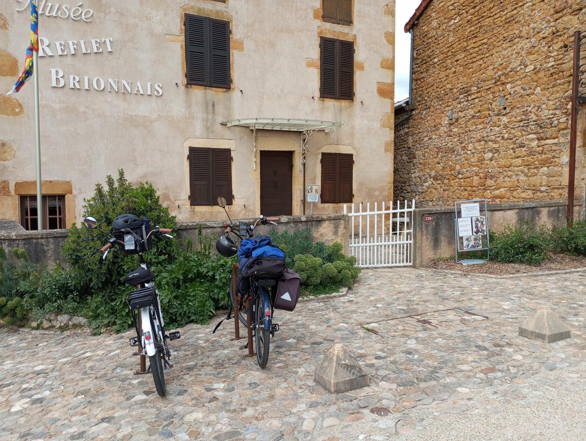 Gite De Belle Vue Semur-en-Brionnais Exterior photo